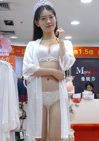 快手模特内衣T台走秀54