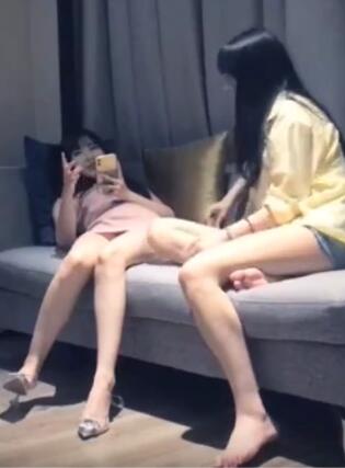 重金约双飞虎牙妹姐妹