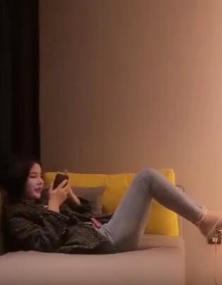 火辣身材美女发现后哭着不让玩了