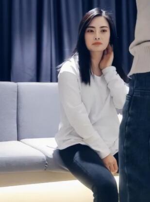 2800约战小少妇沙发近景展示