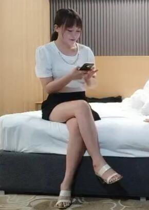 178大长腿美女肤白貌美抱起汗流浃背