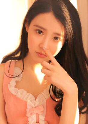 火辣小惡魔雲嫣釋放超強電力讓人腿軟