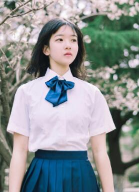 吃面崩溃女生:生气因对象觉得丢人