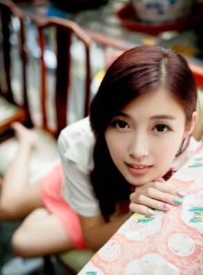 女生暗恋你有哪些表现