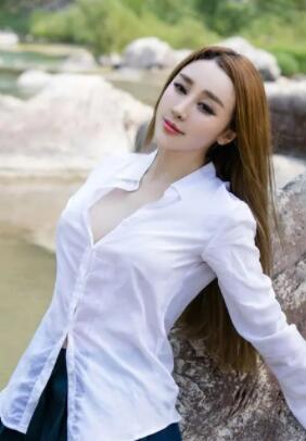 泼水节被撕雨衣女生回应传言