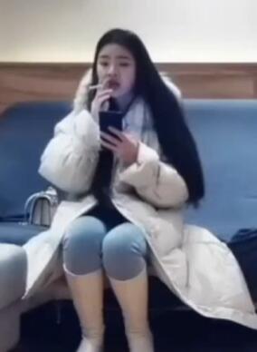 黄先生探妹约了个白色外套妹子