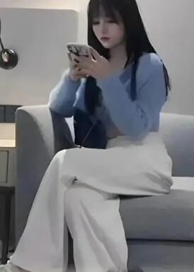 蓝衣女神某音网红兰兰鹿鹿门事件