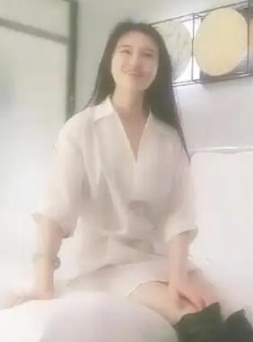探妹约颜值不错白衣妹子