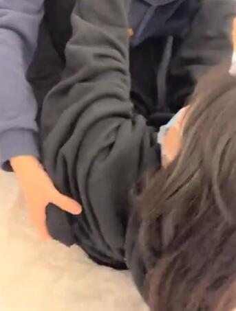 探妹老哥午夜寻妹再约黑衣妹子