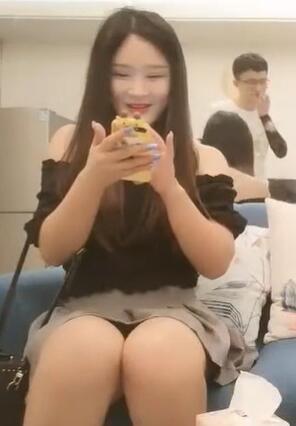 召两个互不认识的妹子一起神马久久