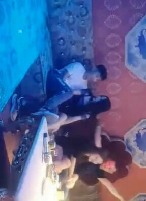 探妹约长腿白嫩离异美少妇兼职会所