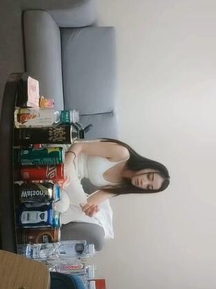 探妹秦总酒店约清纯美女