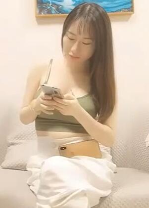 小陈头气质很好高端外围美腿小姐姐衬衣吊带小背心
