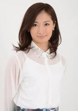 ���}�{����