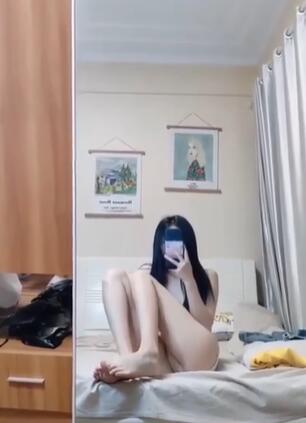 清纯眼镜美眉