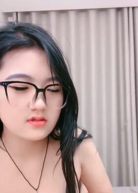 极品尤物美女和眼镜闺蜜