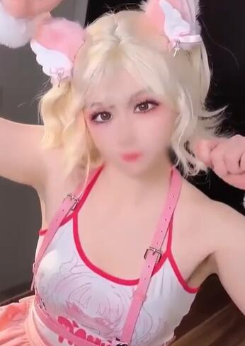 猫耳傲娇小偶像半夜私会男友