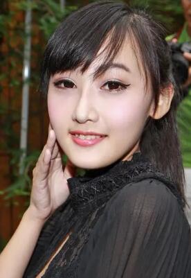 顶级反差尤物女高嫩妹