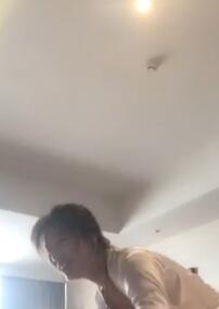 小胖哥酒店约身材不错的大二学妹