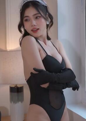 美丽的内衣模特,我以为她是下凡的仙女