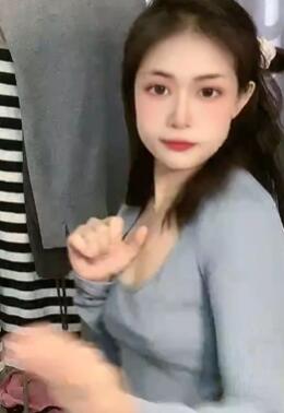 换衣服,脱口罩