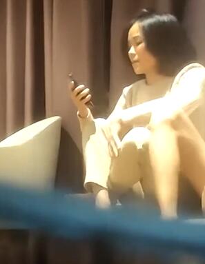 美容院工作良家少妇搞舒服了