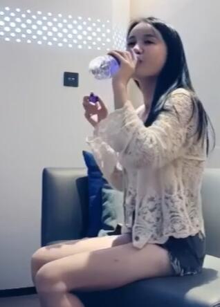 黛西老师真实SPA按摩店偷拍挑逗按摩小伙