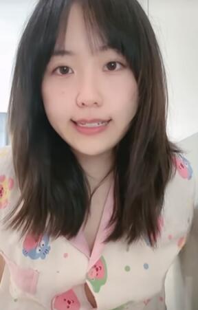 美女没穿口罩亮点