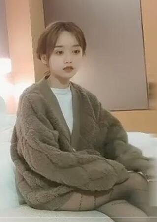 长相甜美气质萌妹苗条身材穿上黑丝