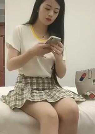 小马寻花175大长腿肤白貌美长发飘飘清纯女神