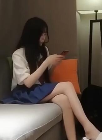 精壮小伙约极品修身长腿嫩模