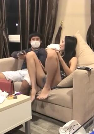 酒店调教小嫩模 貌美如花魔鬼身材