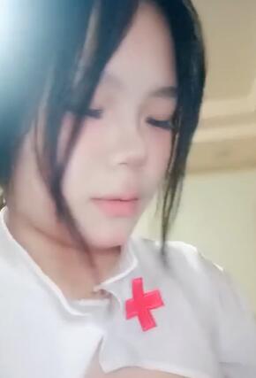 极品尤物美少女!新人妹妹近期下海!解开衣服热舞